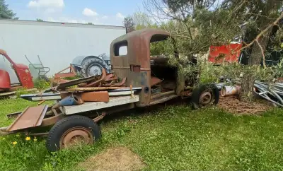 I have available various parts for 41-46 chevy truck. If your looking for anything send your ph # an...