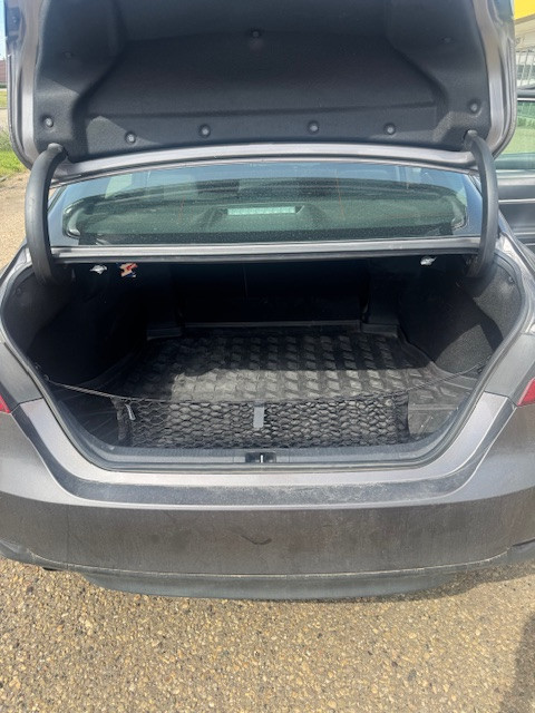 2020 TOYOTA CAMRY HYBRID LE  $24,000 NO GST in Cars & Trucks in St. Albert - Image 4