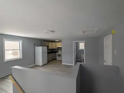 1 bedroom apartment available May 1st Located 10 mins outside Bridgewater, Northfield. $1250 Interne...