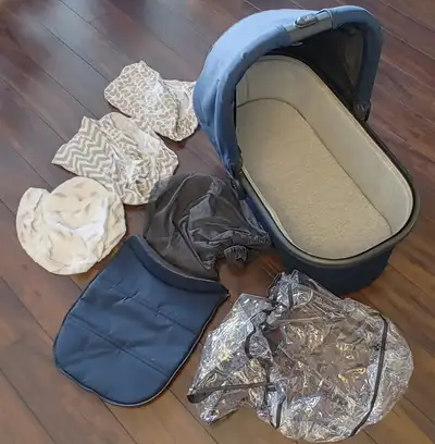 UPPAbaby Bassinet (2023 V2) + 3 Sheets, Bug Shield, Rain Shield, View more