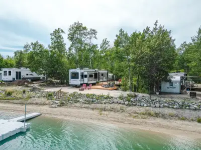 2019 JAYCO 40 FT. DESTINATION TRAILER ALL INTERIOR FURNISHINGS INCLUDED 3 SLIDES KING SIIZE BED WITH...