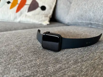 Selling my Apple Watch SE 2nd generation, 44mm GPS in Midnight with matching Midnight sport band. Th...