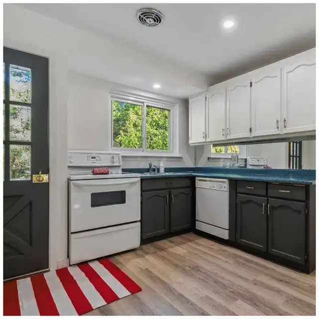 OAKTOWN PAINTING SERVICES in Painters & Painting in Hamilton - Image 4