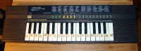 Vintage Realistic Concertmate 450 keyboard