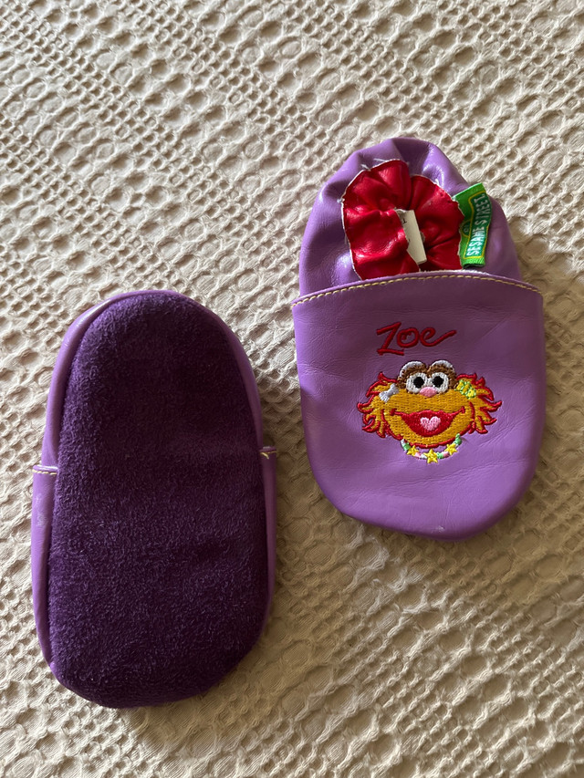 Sesame Street 18 to 24 month slippers  in Clothing - 18-24 Months in Kitchener / Waterloo