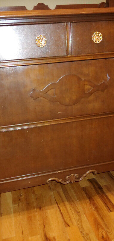 Antique Dresser with Mirror in Dressers & Wardrobes in Cambridge - Image 3