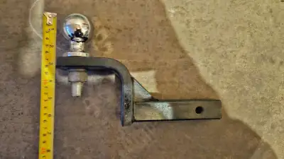 Hitch Receiver - 1-1/4" - 3” height for precise trailer leveling - 2” Ball - Locking pin included