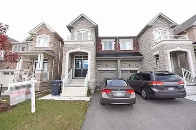 Intersection Queen Mary Dr. & Baffin Cres 53 Baffin cres. Brampton Welcome to this spacious and well...