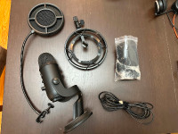 Blue Yeti microphone with shock mount, pop filter and covers