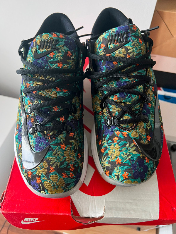 Lightly Worn - Nike KD 6 Ext "Floral" - Size 9 in Men's Shoes in City of Toronto - Image 2