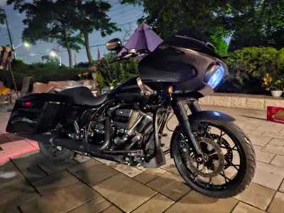 Mint running condition, has upgraded legends suspension front and back, slyfoxx seat and carbon fibr...