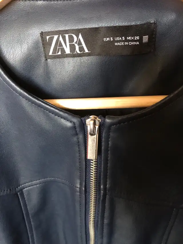 Leather jacket in Women's - Tops & Outerwear in Mississauga / Peel Region - Image 2
