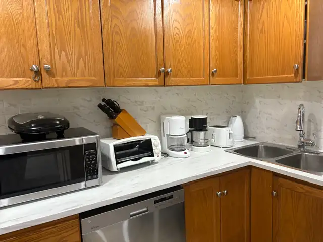 3 Bedroom 2 washroom plus den Basement apartment in Ontario in Canada - Image 5