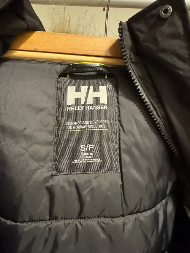 Helly Hansen Winter Jacket in Men's in Kingston - Image 3