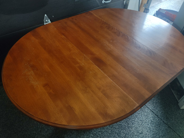 Dining Table with Leaf and 4 Chairs - $100 in Dining Tables & Sets in Oshawa / Durham Region - Image 2