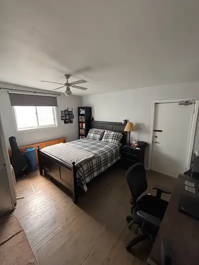 1 Bedroom Available in 3-Bedroom Rental – $1,060/month – Sept 1
