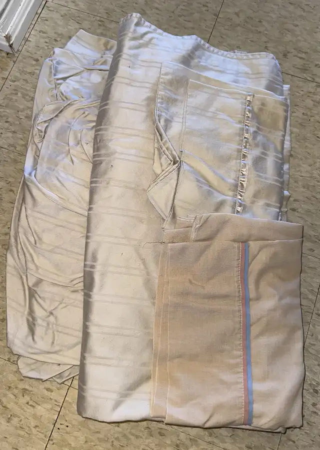 bed sheets in Bedding in Hamilton - Image 2