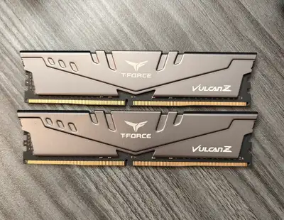 Original owner of Team T-Force Vulcan Z Gray 64GB (2x32GB) DDR4 3600MHz CL18 Memory Kit, works fine;...