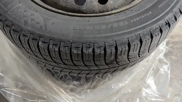 4 x Tires & Rim 195 / 65 / R15 in Tires & Rims in City of Halifax - Image 3