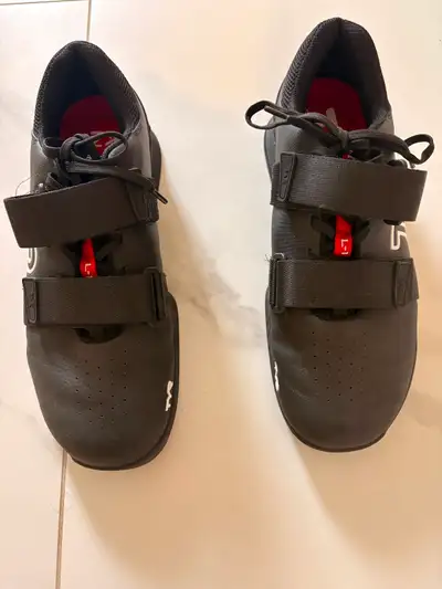TYR L-1 Weightlifting Shoes – Excellent Condition Selling my TYR L-1 lifting shoes. Only worn a hand...