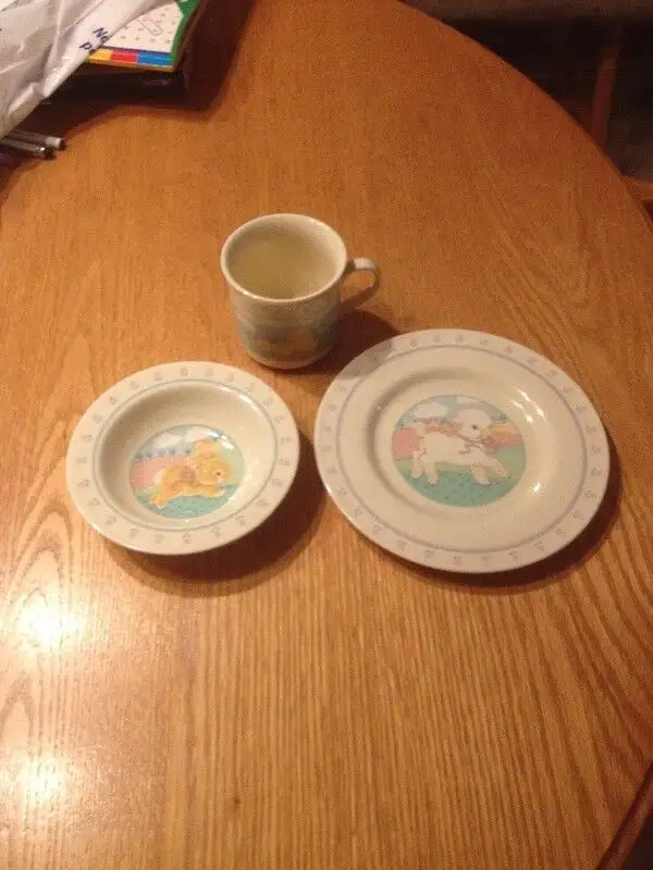 1984 HALLMARK KID'S DISH SET63234603482881121