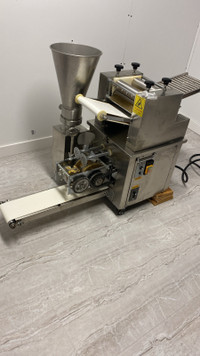 Dumpling machine with extra mold SOLD
