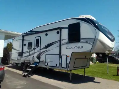 Fifth whell cougar cg25R 2021 avec toile hivernale et rack pour vélo mettre après hitch possibilité...