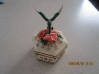 PORCELAIN  JEWELRY/TRINKET BOX