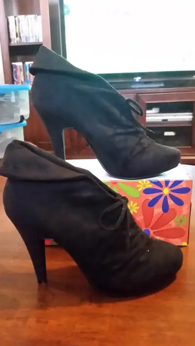 Women's boot, View more