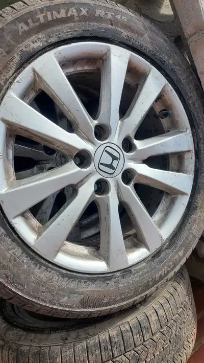 2012 OEM Honda Civic Rims and 205 55 R 16 tires - must go ASAP $700.00 or best offer Priority to fas...
