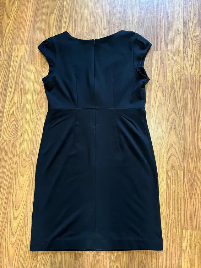 George women’s medium black dress, cap sleeves, stretchy in Women's - Dresses & Skirts in Oshawa / Durham Region - Image 10