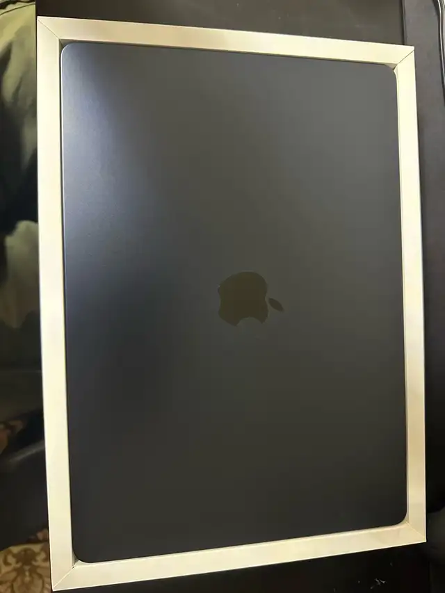 Macbook Air M4 15” – Midnight – Like New in Laptops in Oshawa / Durham Region - Image 3