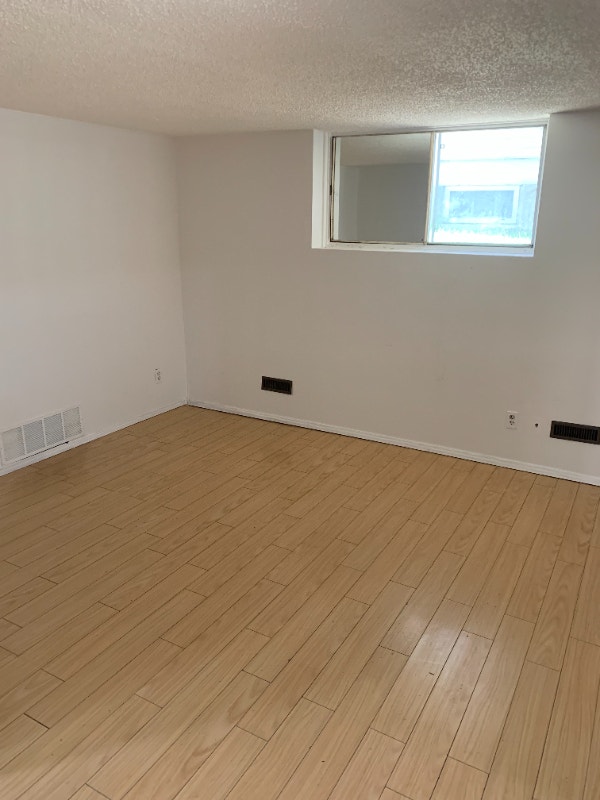 Beautiful 2 bedroom duplex basement suite in desirable Glenora! Long