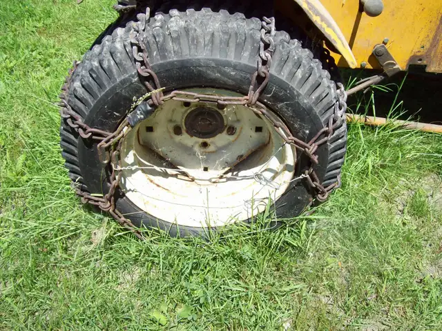 Vintage 1970's Sears Riding Lawn tractor / Snowblower Attachment in Snowblowers in Trenton - Image 5