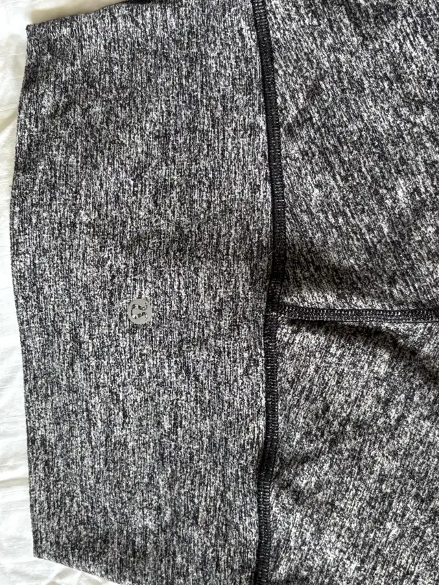 lululemon yoga pants  in Women's - Bottoms in Edmonton - Image 3