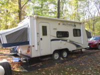 2009 19' hybrid camping trailer