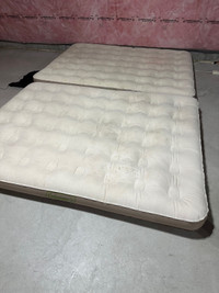 Coleman inflatable air mattress - Queen size