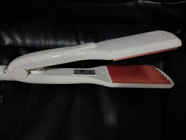Crimping Iron in Health & Special Needs in City of Toronto - Image 2