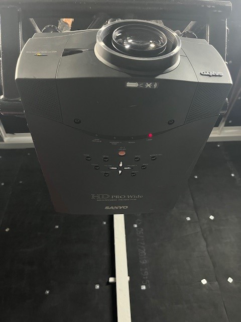 Projecteur vidéo Sanyo PLV-75 WXGA dans Appareils électroniques  à Longueuil/Rive Sud - Image 3