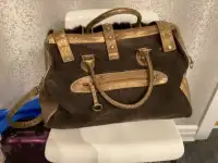 Stunning Extra Large Hand Bag with Shoulder Straps