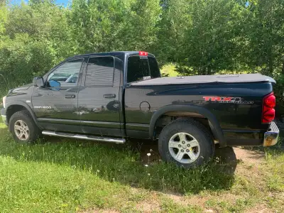 289000 km needs nothing all brakes rotors front end brake lines replaced, rear spring and transfer c...