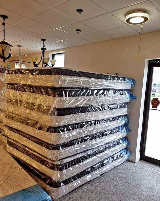 MATELAS SIMPLE.MATELAS DOUBLE,MATELAS QUEEN,MATELAS KING in Beds & Mattresses in Longueuil / South Shore - Image 5
