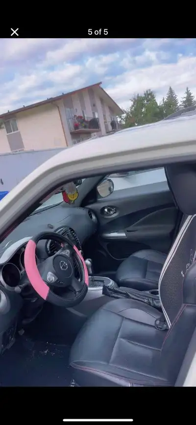 Selling my Nissan juke Some of the Features include; ﻿﻿Back up Camera ﻿﻿Navigation ﻿﻿Leather Heated...