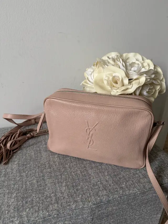 Saint Laurent YSL smooth leather nude pink crossbody bag guc in Bags & Luggage in Markham / York Region - Image 2