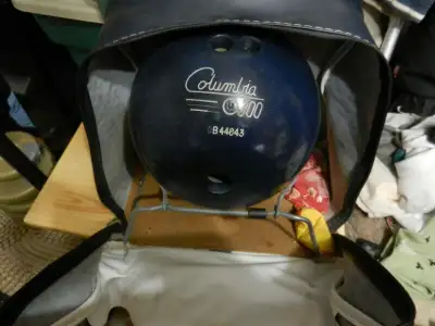 Brunswick 16 Lbs/Livre Bowling Ball and case/Boule de bowling, View more
