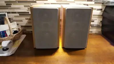 Nexxtech 2 way Stereo Bookshelf speakers Blonde wood, View more