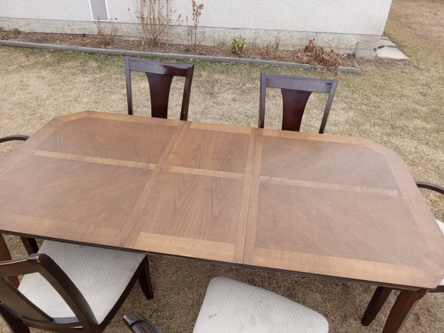 Dining room table in Dining Tables & Sets in Strathcona County - Image 3