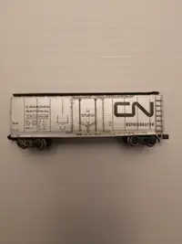 N scale model train box car CN209809