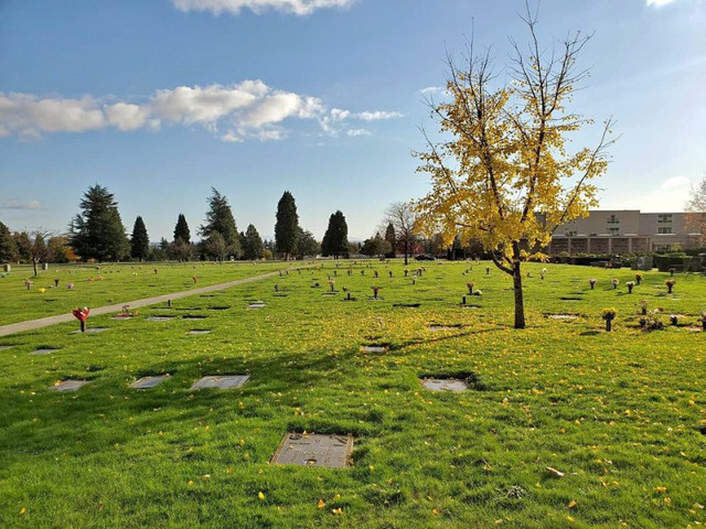 Oceanview Cemetery grave lots for sale - Many options - Save $$ in Land for Sale in Burnaby/New Westminster - Image 2
