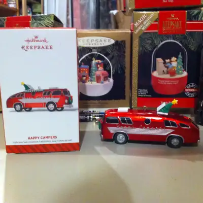 Brand New. I bought this ornament many years ago and have never got a chance to use it. Please view...
